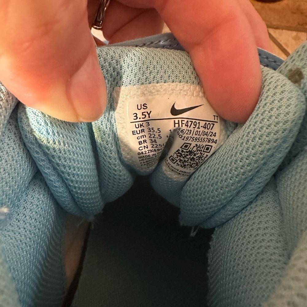 Nike Sky Blue and Orange High-Tops - Picture 6 of 6